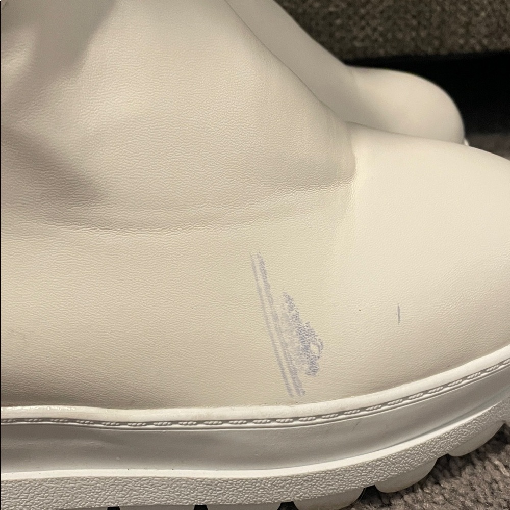 White Quilted Fur Trim Boots - Picture 3 of 10